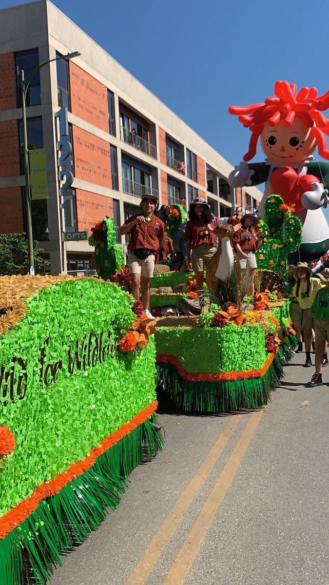 MrsRogersTweets's tweet photo. Watch @ctj_stuco in an encore Battle of Flowers parade appearance tomorrow at 2pm #wildforwildlife #1stplace https://t.co/ydwyL4Q7IK