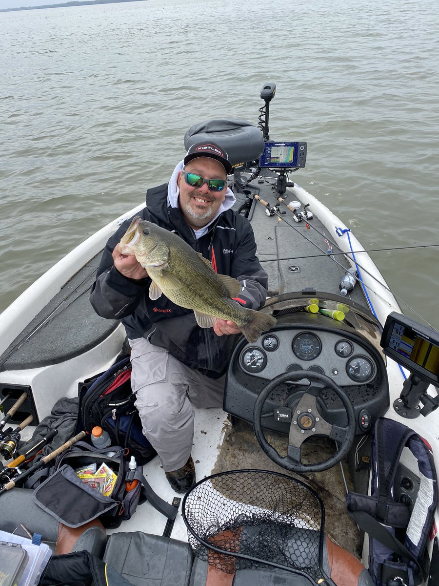 fuzzy1171's tweet photo. Part of a 21# limit on the upper bay today! #KistlerRods #ArdentReels #SeaguarLine #ForageLures #IBass360 #ZeeBaits #PenndelPub https://t.co/AzqEsS1lz0