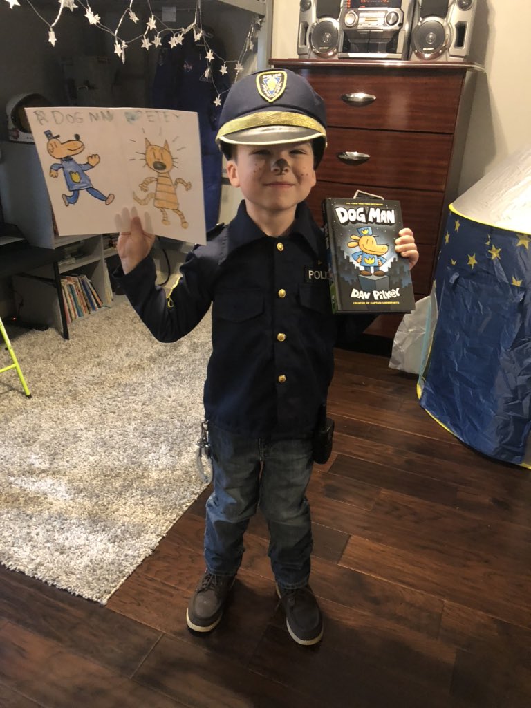 ChrystalBurkes's tweet photo. My #librarian heart is so happy! My four year old son is a huge #davpilkey fan! We read all 12 #captainunderpants books and now we are on to #dogman. ❤️ His bday is in a few days and more books are wrapped for him and waiting! #teacherlibrarian #elementarylibrary #pilkeypower https://t.co/d0FL3sTgZn