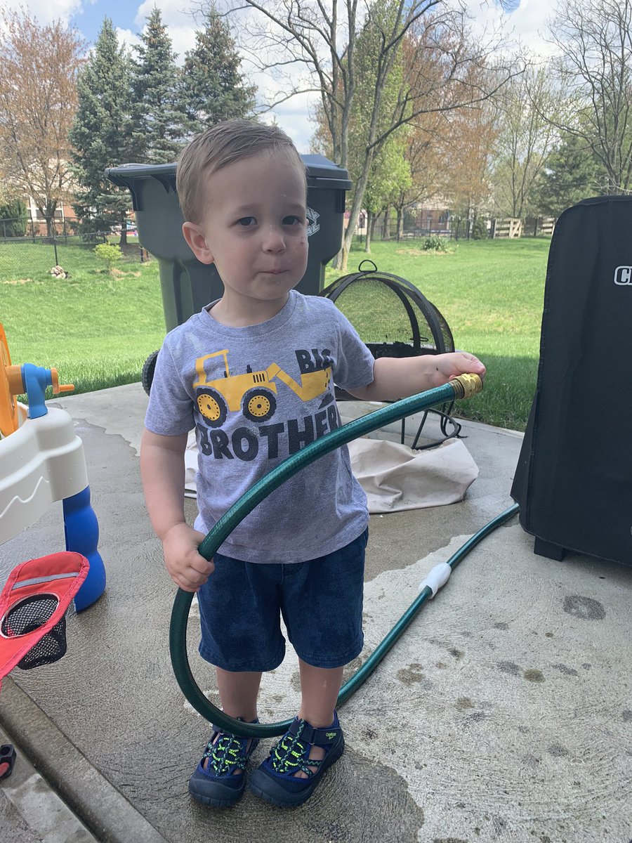 jaylor35's tweet photo. hey @Joe_Burrow10 the house across the street from us went up for sale today. Good price. Great area. Good schools. And how could you turn this face down as your neighbor? https://t.co/5gVVDFVCGL