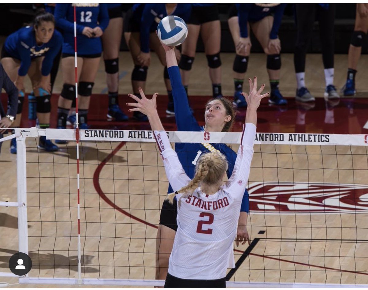 GioMeloDucks's tweet photo. Throwing it back to 2017 when @MattieDeGarmo went head to head with two-time AVCA National Player of the Year @plummdawgg #throwbackthursday https://t.co/DOHDplrLnz