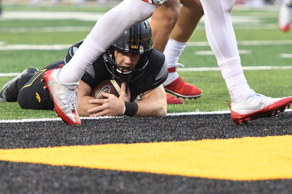 TylerKluver's tweet photo. Joe Burrow, Chase Young, and Jeff Okudah were all on the opposite sideline when this happened 😂 who was more sad? Them because Kinnick ass whooping or me because immediate eternal “could have” moment? https://t.co/K2K8UPF4Jo