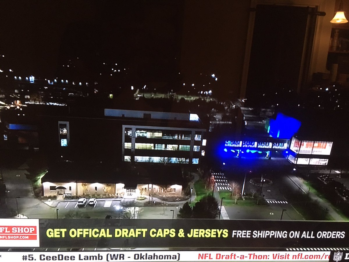 CEP35's tweet image. I’d prefer OFFICIAL gear than OFFICAL gear #NFLDraft #NFL #ESPN #nflnetwork #typo