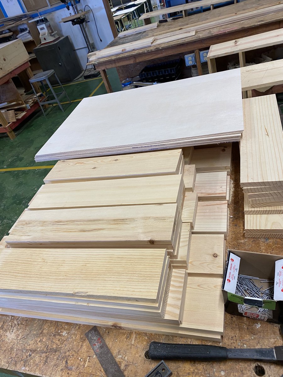 OrgeronBubba's tweet photo. This is the kind of teachers we have - made his kids packets of lumber, posted an instructional video and kids picked up wood and completed their weekly project at home!  Good stuff. 😊 https://t.co/krn2oXZIKI