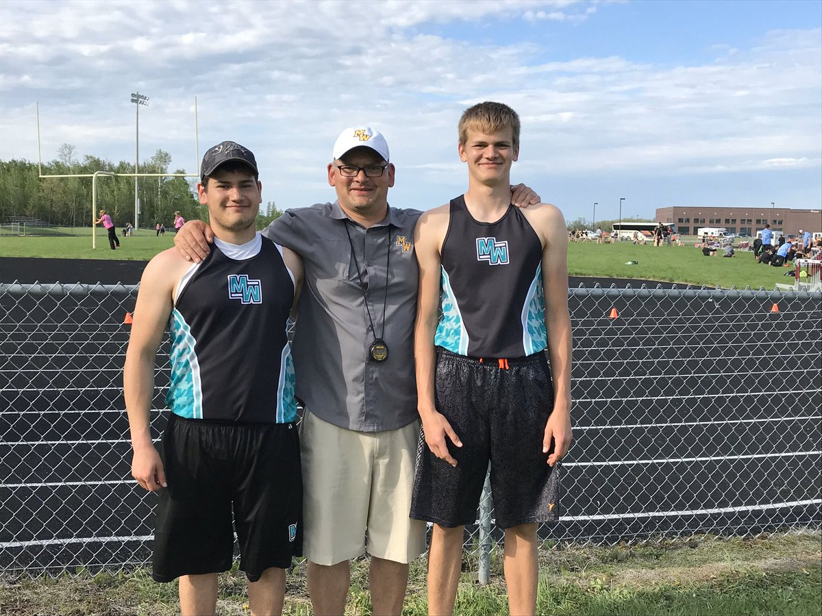 edsnets_ed's tweet photo. MSHSLjohn I’m going to miss coaching my senior boys this season. Truly a great group of kids that are going to do tremendous things in the future. Including my son Kael. #mshslSeniorSalute https://t.co/PGW8McL0mr