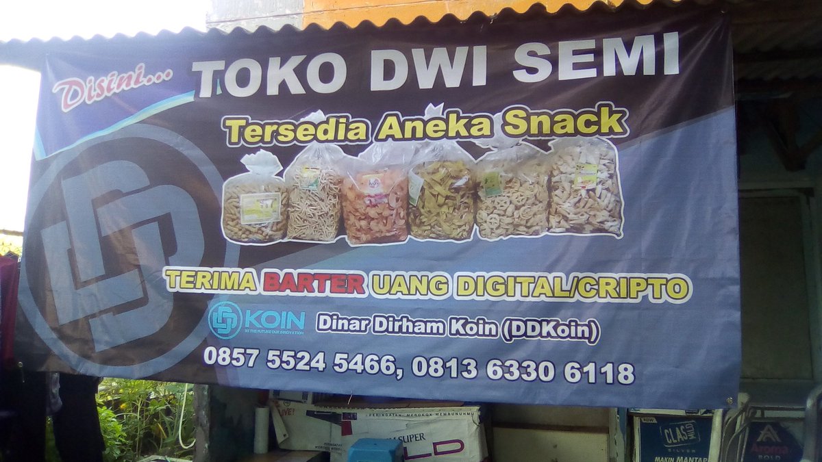 psrcangkirf3's tweet photo. toko makanan ringan ini bisa barter dengan mata uang digital /criptocurancy PD massa covid19, menghindari kontak langsung dgn uang kertas https://t.co/7ZFCvvdPq1