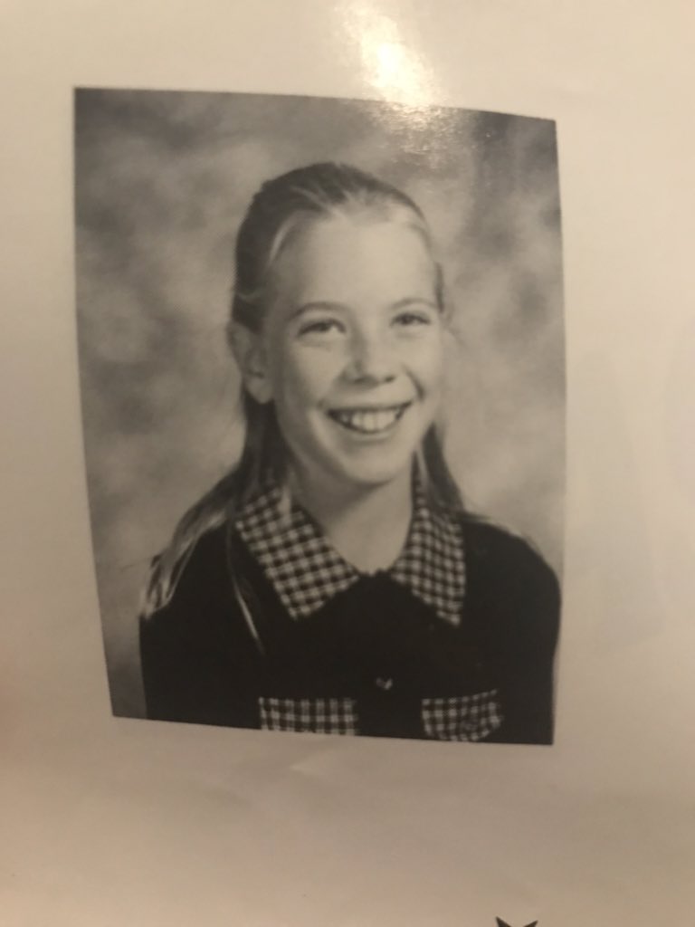 mpoppy7817's tweet photo. Joining in on the fun! #tbt of my 5th grade yearbook picture 🎓at @HTSD_Morgan 👍🏻 #HTSDhasSpirit #HamiltonProud @HTSD_Crockett https://t.co/ZmD2SAg4r3