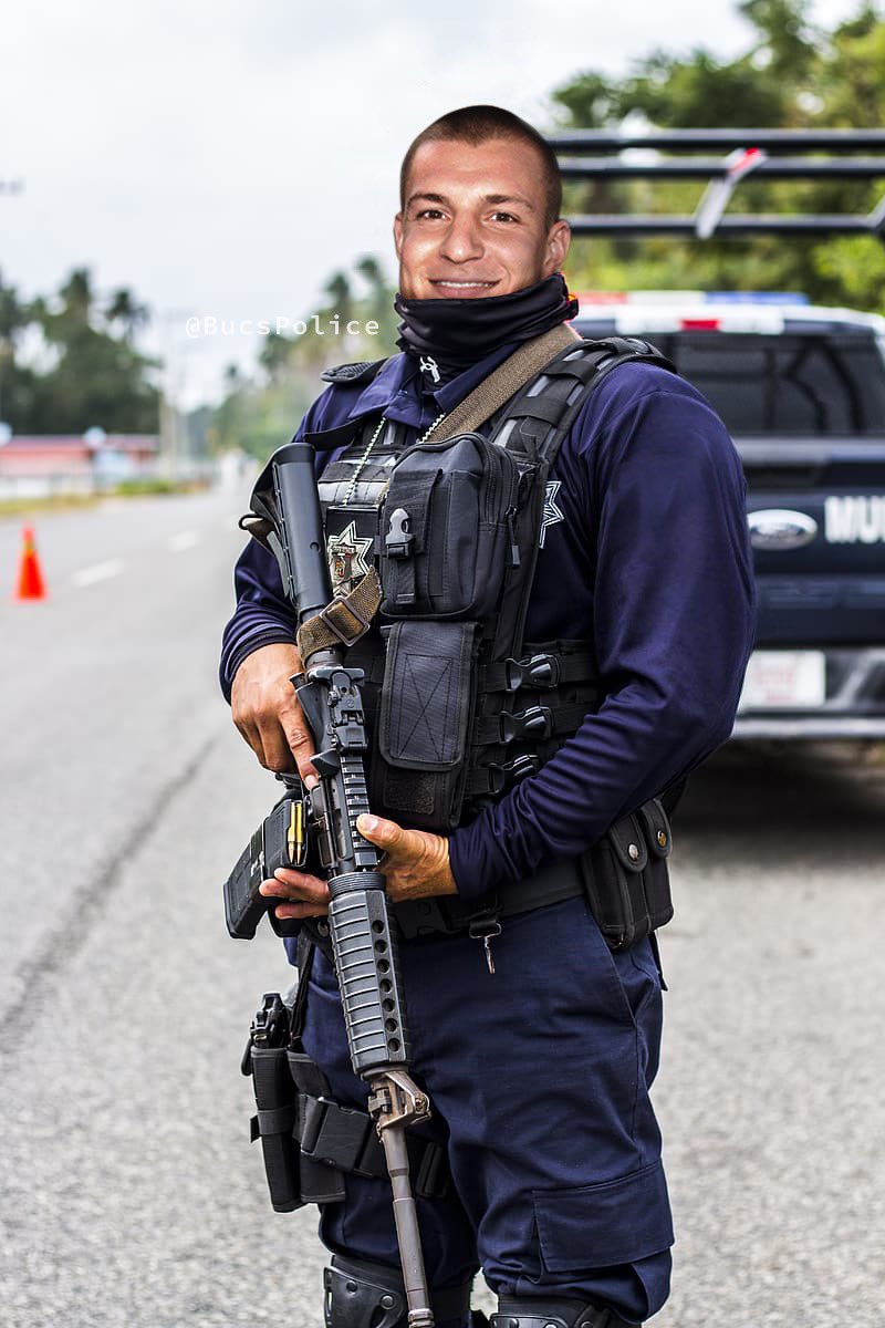 BucsPolice's tweet image. Tampa Bay. Your streets are safe tonight. The Bucs Bandwagon Police are rollin out the big guns for the #NFLDraft