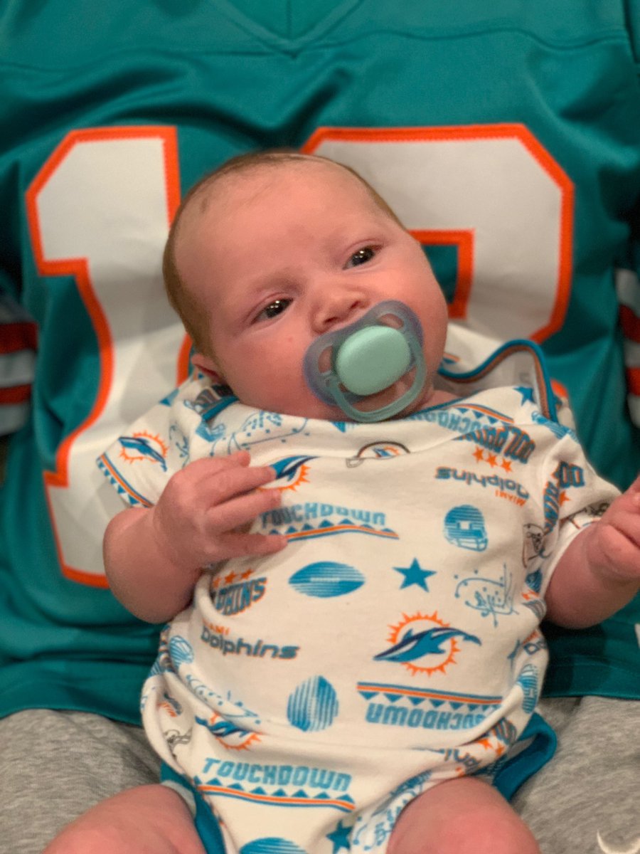 GMan_018's tweet photo. Noah getting a glimpse of what it’ll be like to join his future team the @miamidolphins one day! #miamidolphins #miami #dolphins #miamidolphinsbaby  #dolphins🐬 #dolphinsbaby #dolphins #nfl #nfldraft #draft https://t.co/TJtAnSOHh2