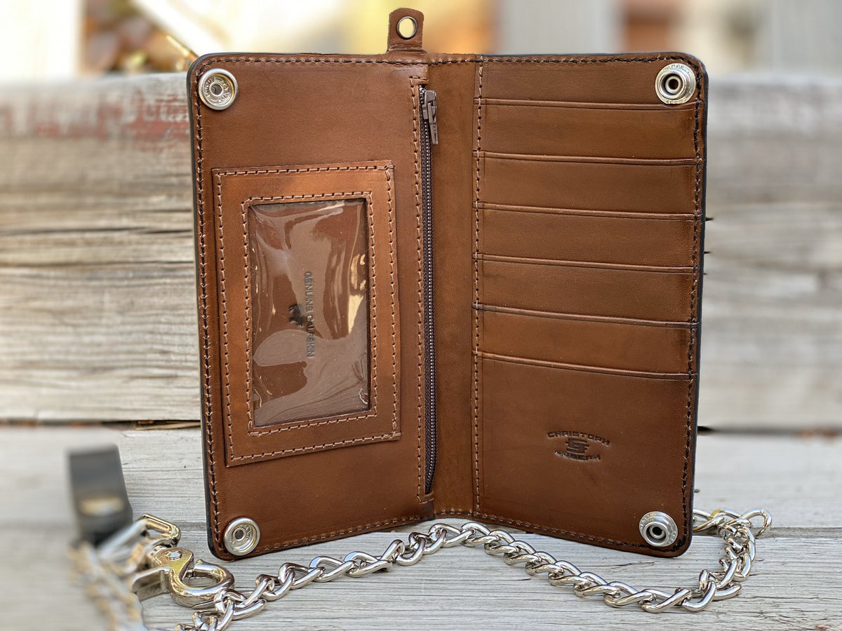 MentorElsa's tweet photo. 🚨Here’s my latest projects I handcrafted for my patriot clients and while being an outspoken conservative patriot here. 🇺🇸🇺🇸
#outlawbikerwallet
#militarywallets
#patioticgear
#customwallets
#leathercraft
#leatherartist
#bikerwallets
#MADEinUSA
#tooledleather
👀 👇🏻👇🏻👇🏻👇🏻 https://t.co/BBxSv0seOj