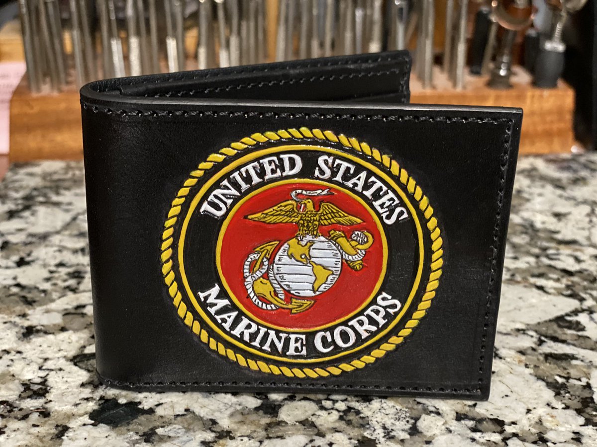 MentorElsa's tweet photo. 🚨Here’s my latest projects I handcrafted for my patriot clients and while being an outspoken conservative patriot here. 🇺🇸🇺🇸
#outlawbikerwallet
#militarywallets
#patioticgear
#customwallets
#leathercraft
#leatherartist
#bikerwallets
#MADEinUSA
#tooledleather
👀 👇🏻👇🏻👇🏻👇🏻 https://t.co/BBxSv0seOj