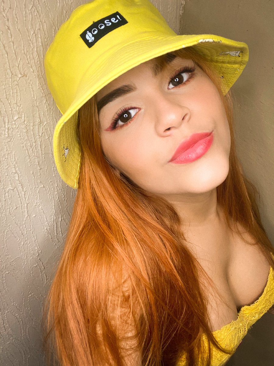 AdryaFeleol's tweet photo. Sla, meu amor por #amarelo é diferente! https://t.co/l6Ue8OItxa