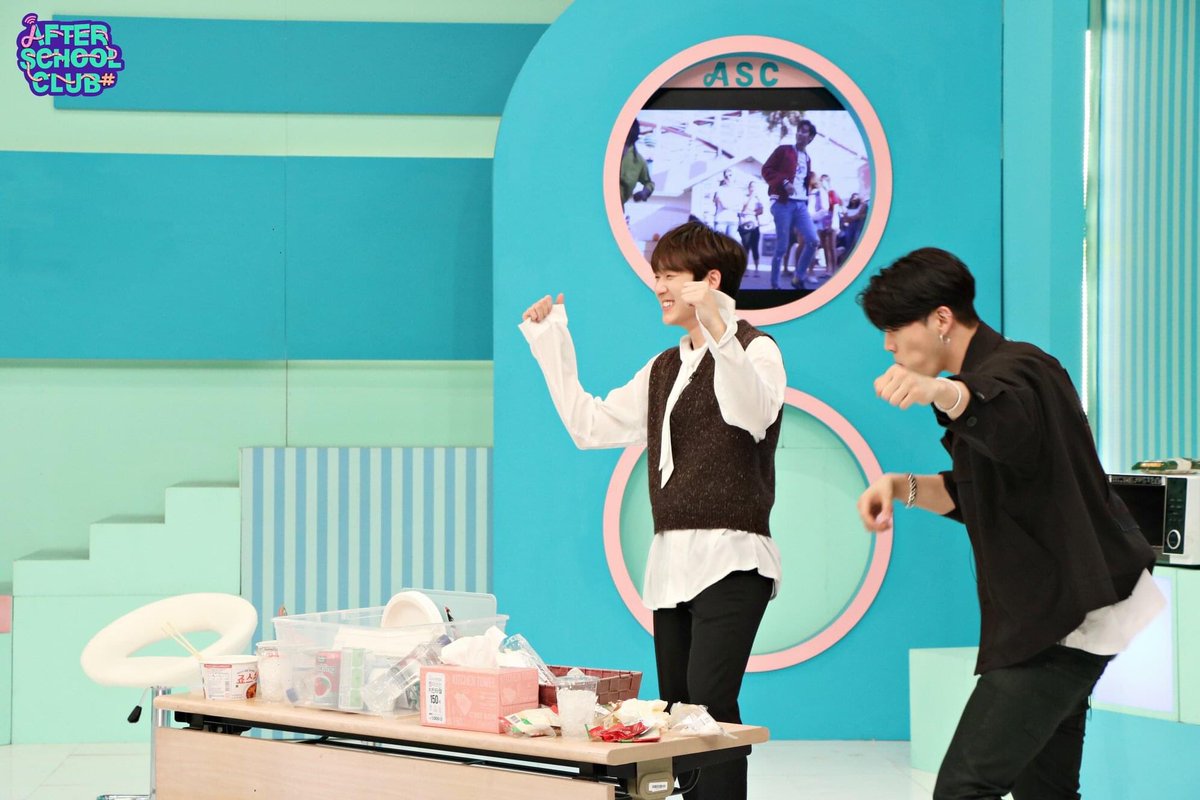 KARDArgentina's tweet photo. [FOTOS] 20.04.23

Fotos del capítulo 417 de After School Club junto a BM (2)

#KARD #BM #STAYSAFE_ASC @KARD_Official https://t.co/muUZCj8SvW