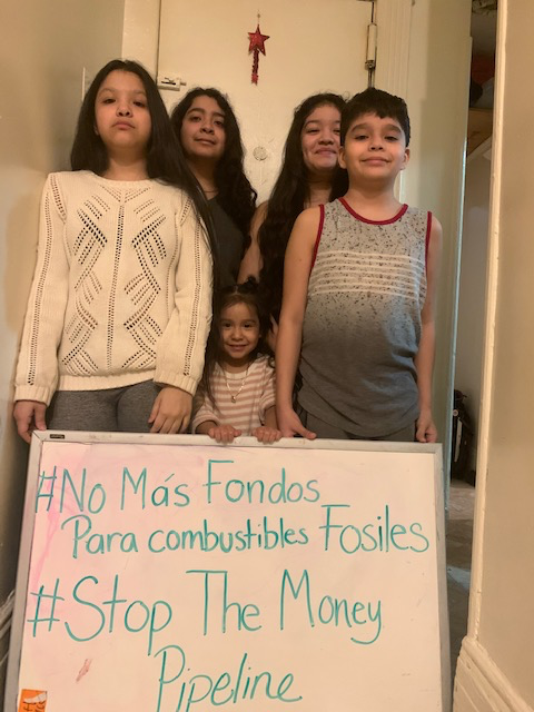 nychange's tweet photo. Wall Street is robbing the planet from future generations. The Avendano's in Flatbush #DemandAFuture: No Más Fondos Para Combustibles Fósiles! #StopTheMoneyPipeline @sunrisemvmtnyc @StopMoneyPipe https://t.co/hnO9gcxMuV