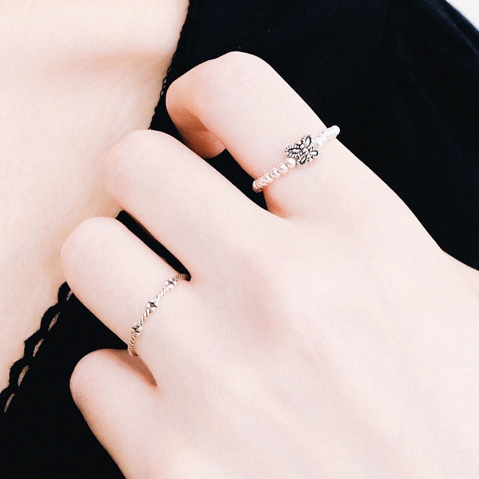 오늘은 신나는 금요일💜
今日は楽しい金曜日です💜
Today is a pleasant Friday💜

🇰🇷/KRW👉🏻 bit.ly/3cJzNzE
🌐/USD👉🏻 bit.ly/2VzXx3n
🇯🇵/JPY👉🏻 bit.ly/3aF4Aw9