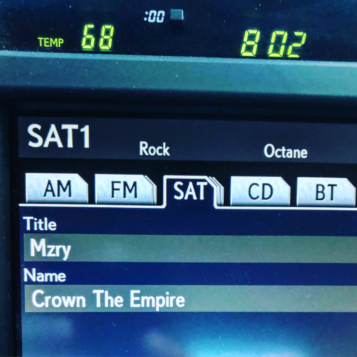 CrownTheEmpire's tweet photo. Thank you @josemangin for playing #MZRY on the radio 🦇 So much love for @sxmoctane 🖤🔥 https://t.co/JnQ7M2blBj