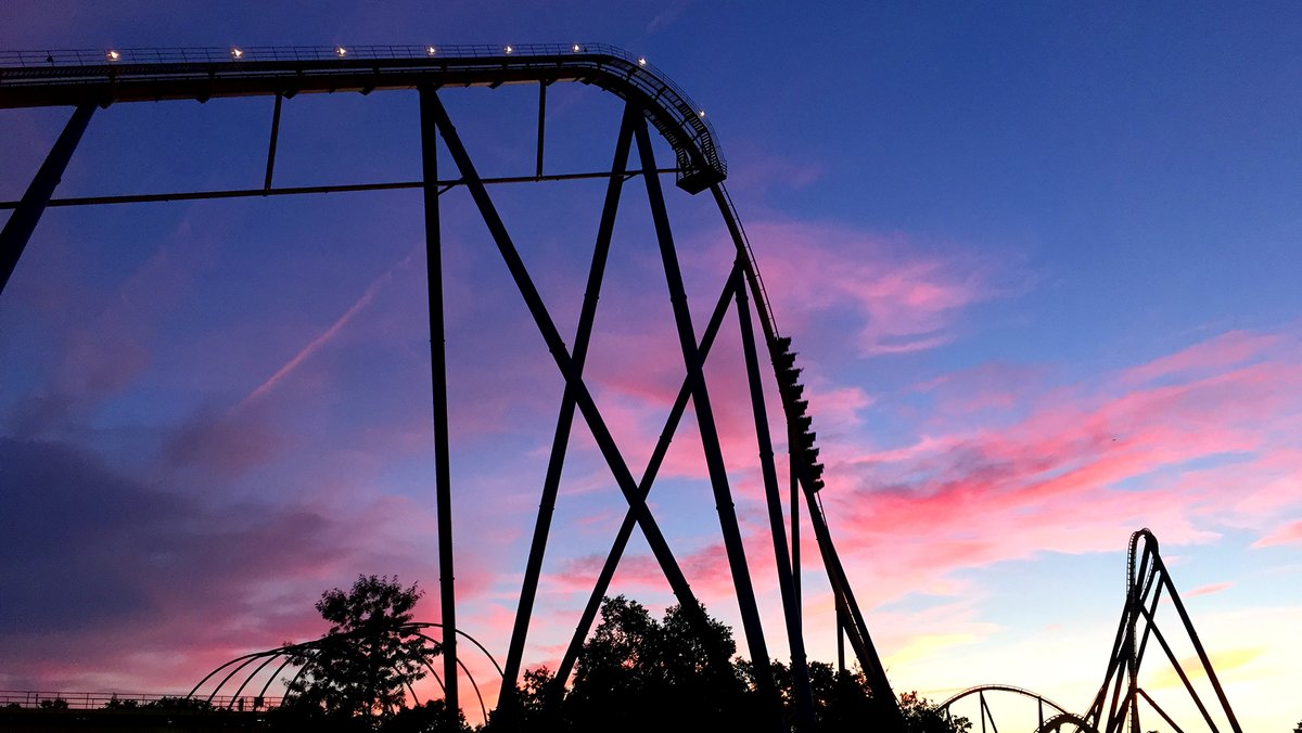 SixFlags's tweet photo. Everyone needs a *thrilling* background for their Zoom calls! ❤️ to let us know you want more! Download: https://t.co/BACUJpYtQ9 https://t.co/RRLaBlo2Cq