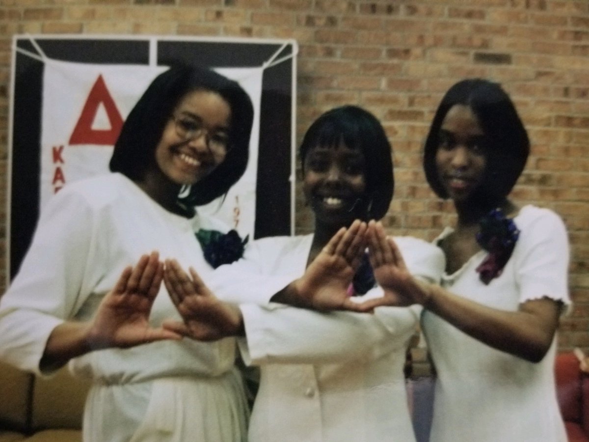 TraceeWilkins's tweet image. #NewsBreak: Virtual celebration with my two line sisters. Safely celebrating our 25th Deltaversary 🙌🏾 ❤️🐘🔺#KappaPsi #Spring95 #RenaissanceRed #1 #2 #4