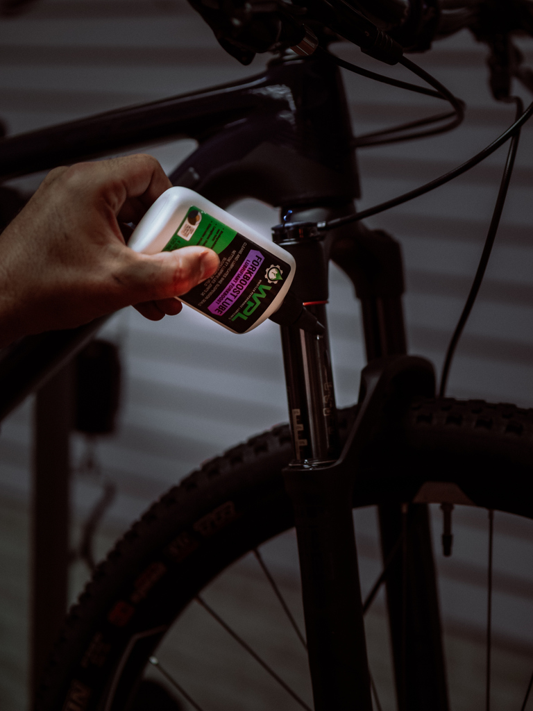 wpl_bike's tweet photo. WPL ForkBoost Lube is the easiest and most effective way to boost the performance of your suspension system and maximize the life of your components.
oh yeah, it's not bad for the planet either. #BioBased
#WPLBIKE #RideGreen https://t.co/ENKIgzQGCR