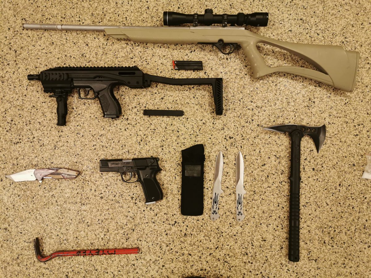 On 2020-04-22 around 23:30hrs, Dalmeny Police stopped and arrested the driver of a stolen vehicle. CPPS members arrested 3 people in relation to the stolen vehicle North of dalmeny. In total, 15 Criminal Code charges were laid. #notincormanpark <a href="/DalmenyPolice/">Dalmeny Police</a>