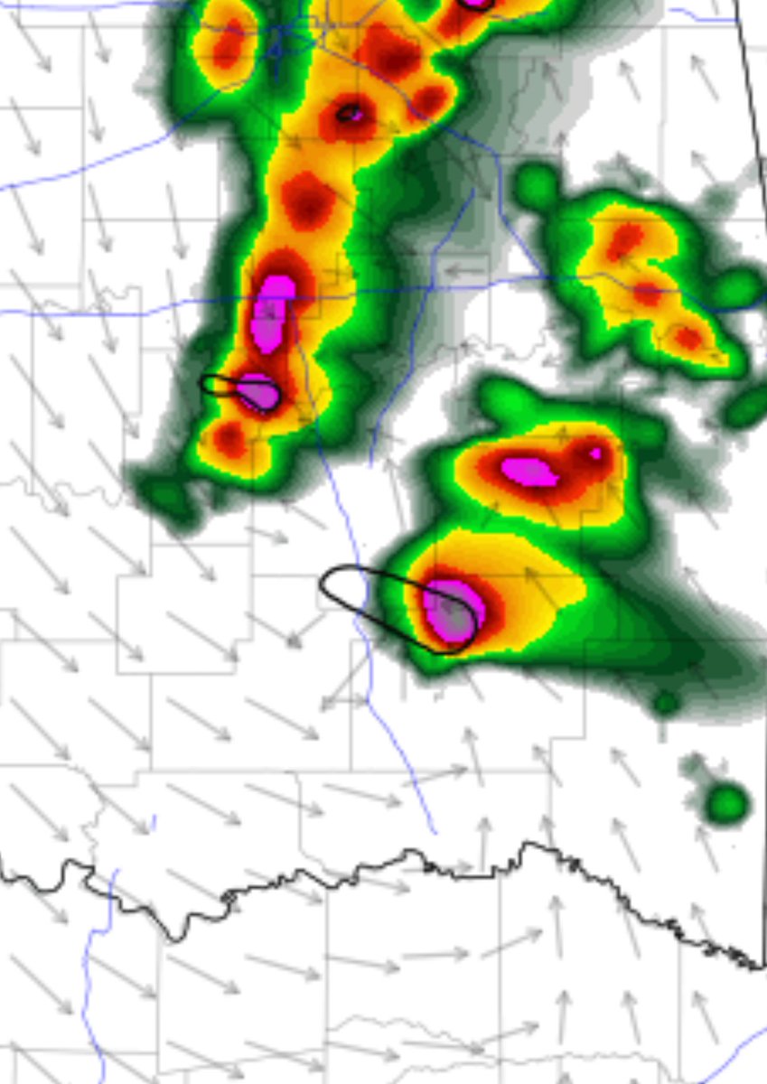 McBeeWX's tweet image. Looking interesting in southeast OK tomorrow if you trust the 00z HRRR. Thoughts?