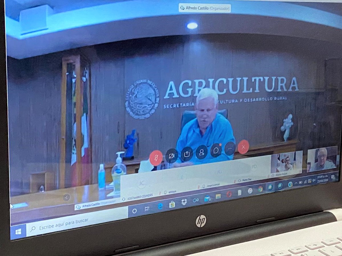 SEDERCOAH's tweet photo. Secretario @flores_mendez en reunión de trabajo virtual con el Secretario de SADER @vmva1950, contándose con la participación de Secretarios de Desarrollo Agropecuario del país, donde se trataron diversos temas de interés para el sector @mrikelme #FuerteCoahuilaEs https://t.co/015owTM33P