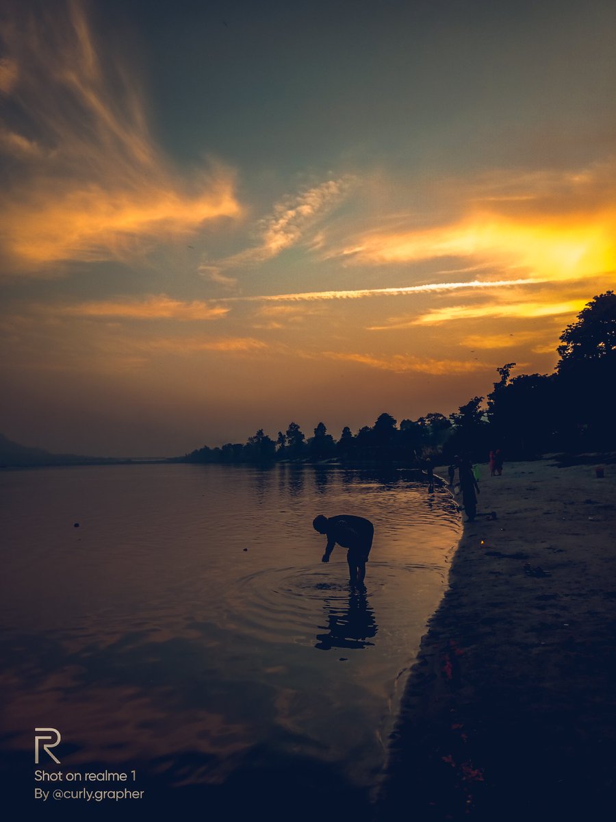 curlygrapher's tweet photo. Unseen haridwar
#shotonrealme
#OrdinaryYetExtraordinary https://t.co/yI3rzuytBL