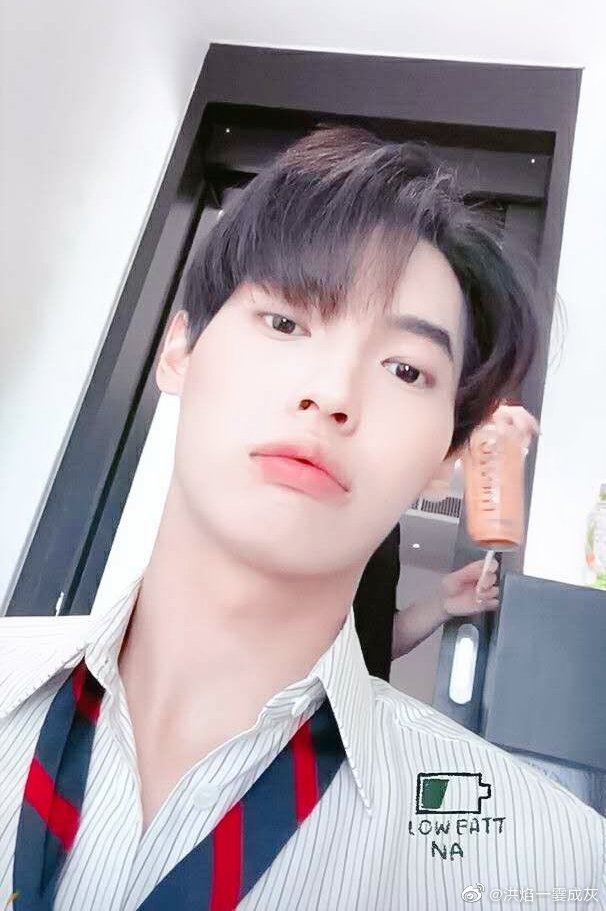nshiwu's tweet photo. I'm so happy to see you on the air. Let's go on a date 🥰🥰
#ShiseidoUltimunexwin #snowballpower 
#winmetawin 
❤️🐰 https://t.co/XCRU4xVMUD