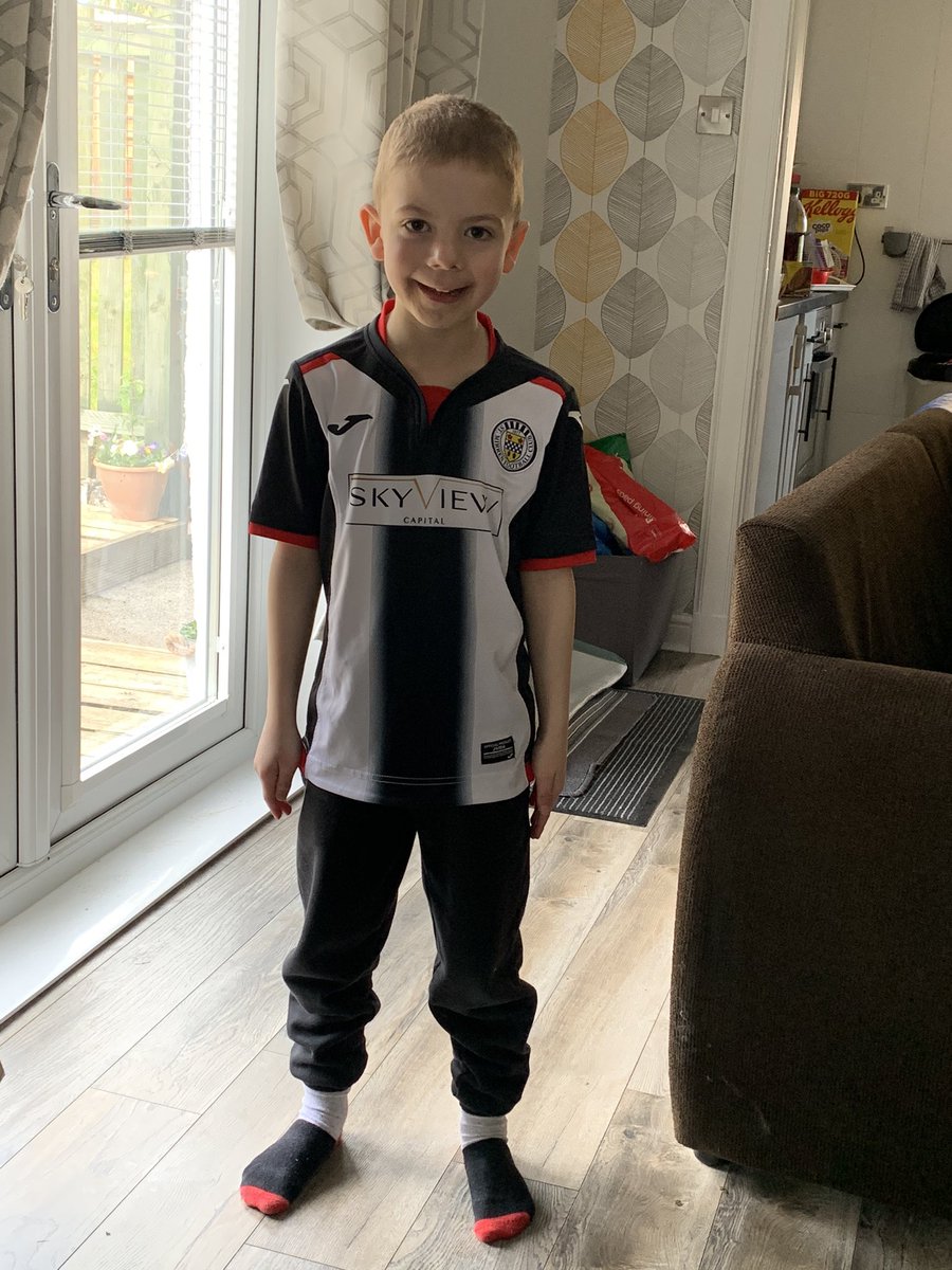 Wee man in his stripes today <a href="/saintmirrenfc/">St Mirren FC</a>