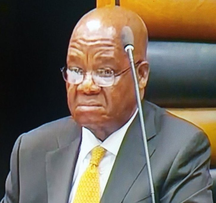 AdvoBarryRoux's tweet photo. Disrespecting a man and answering back at anything is now the modern definition of a ‘strong woman’. https://t.co/FdCcA7vh8d