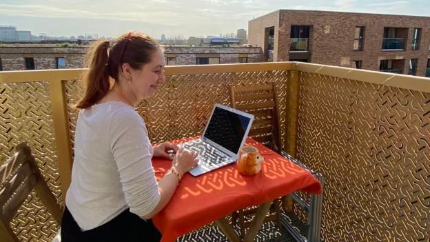 Top working from home tips from around the world: buff.ly/2VMB6qq via <a href="/BBC_Worklife/">BBC Worklife</a> #remotework #Productivity #Motivation