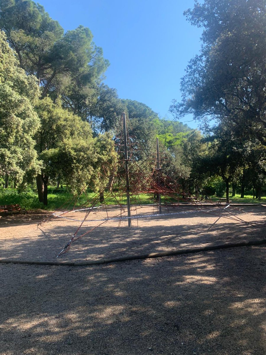 ⛔️ Els parcs infantils segueixen tancats al públic durant l’Estat d’Alarma.  

🔧 El manteniment diari d’aquests espais no s’atura a la ciutat de Figureres (<a href="/ajfigueres/">Ajuntament de Figueres</a>).