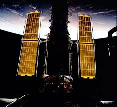 The  @HubbleTelescope’s solar arrays were flexing every time they passed through the day-night terminator, affecting the observatory's very-high angular resolution imaging. The source was the bi-stem booms used to tension the arrays, clicking against each other 12/28