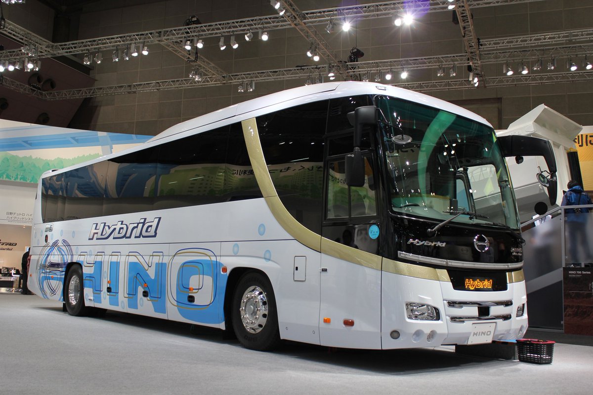 S Elega La 11年の東京モーターショーに出ていたセレガハイブリッドのプレミアム仕様 パッと見の外観は モデルチェンジ後のljg 仕様ですが 実際は初代のbjg Ru1asaa 塗装も凝っていてカッコ良かったのですがまだ日野の社内には残ってるのかなぁ