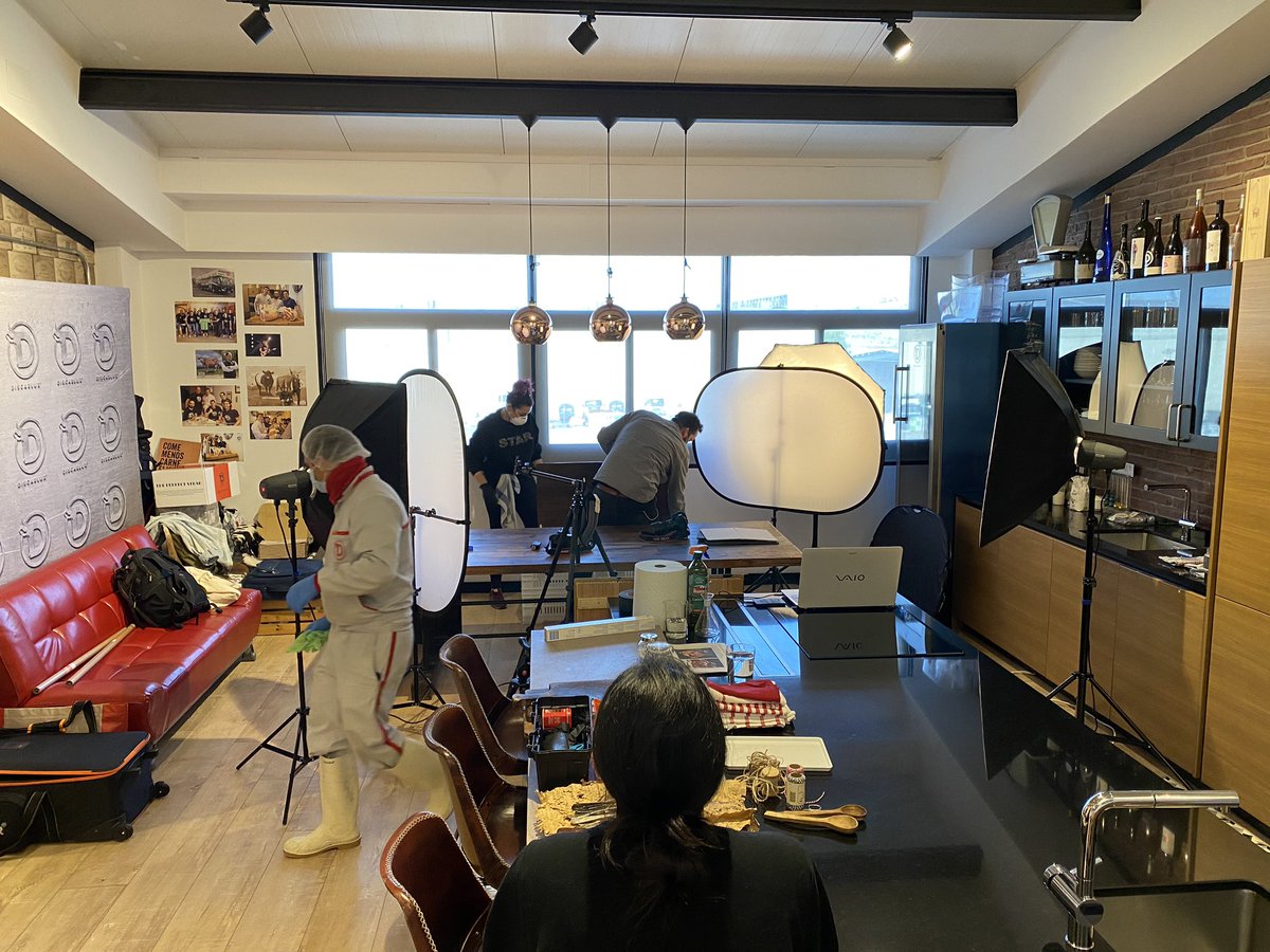 Hoy toca sesión de fotos a nuestras estrellas : La señora #Chuleta, la señorita #cecina, el guapetón del #solomillo, el divertido #tataki, el exuberante #tomahawk, el versátil #TBone,...🥩📸