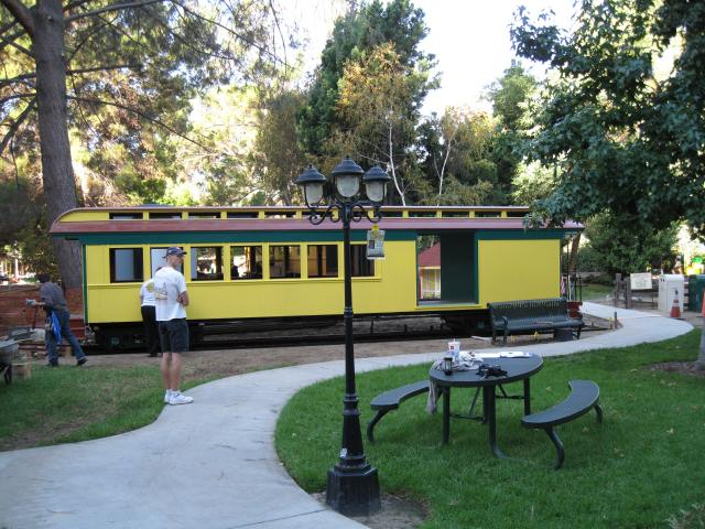 La ligne sera définitivement démontée en 64, mais elle sera offerte au musée du rail de Los Angeles. Aujourd’hui, la grange originale qui abritait le train y est visible, ainsi que des locomotives, wagons et autres objets ferroviaires liés à Disney. http://carolwood.org/index.html 