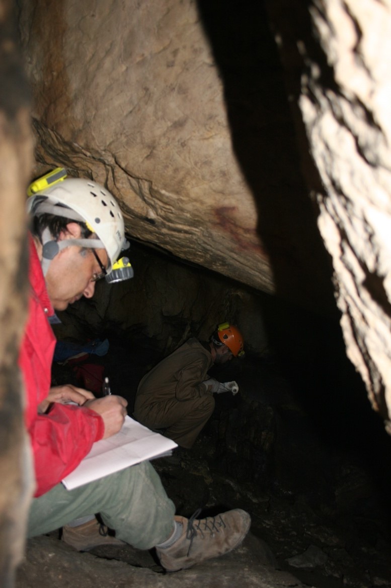 Almost simultaneously, also archaeologists M.G. López Payer and M. Soria Lerma published their work on the cavity (López et al. 1982). In 2015, the archaeological study was restarted by a team of researchers from the University of Córdoba and the Nerja Cave Research Institute