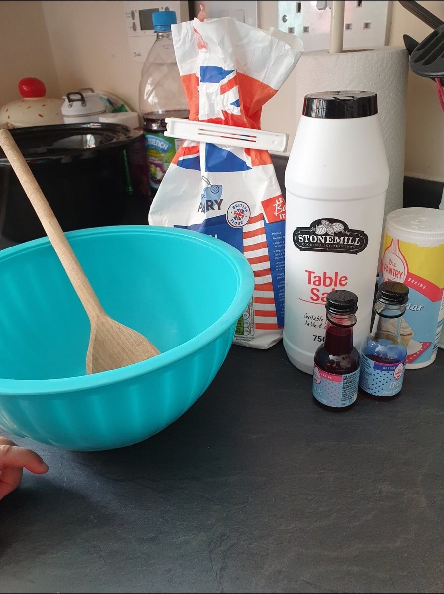 RBentley_REMAT's tweet photo. #MiniSolomon and I love to make our own playdough together. It's so simple! Why not have a go with your adults?! (I find the cream of tartar helps to bring it together nicely but it's not a necessity if you don't have any in the cupboard!) #nurseryblog #silashomelearning https://t.co/w5DQ2xGjgm