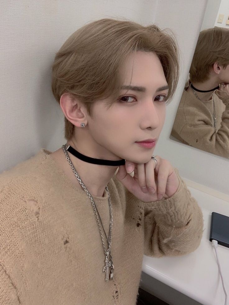 Yeosang being the king of visuals a stunning thread