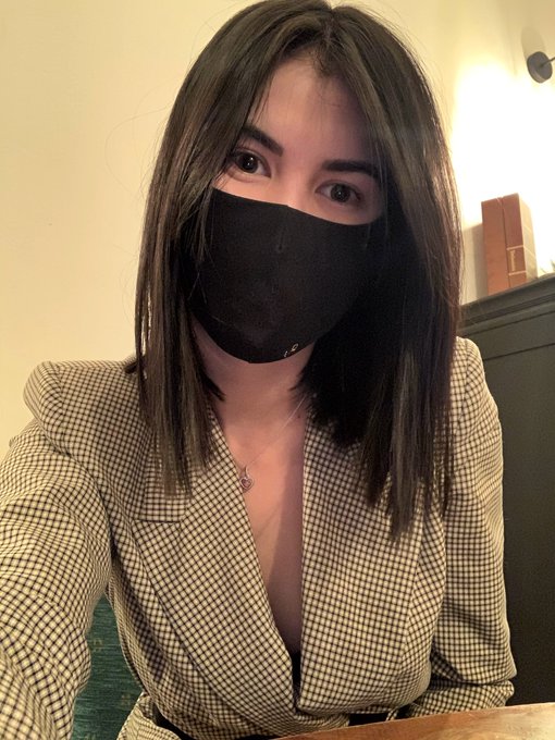 Back with my short hair 🤗 https://t.co/he4fQAtFpf