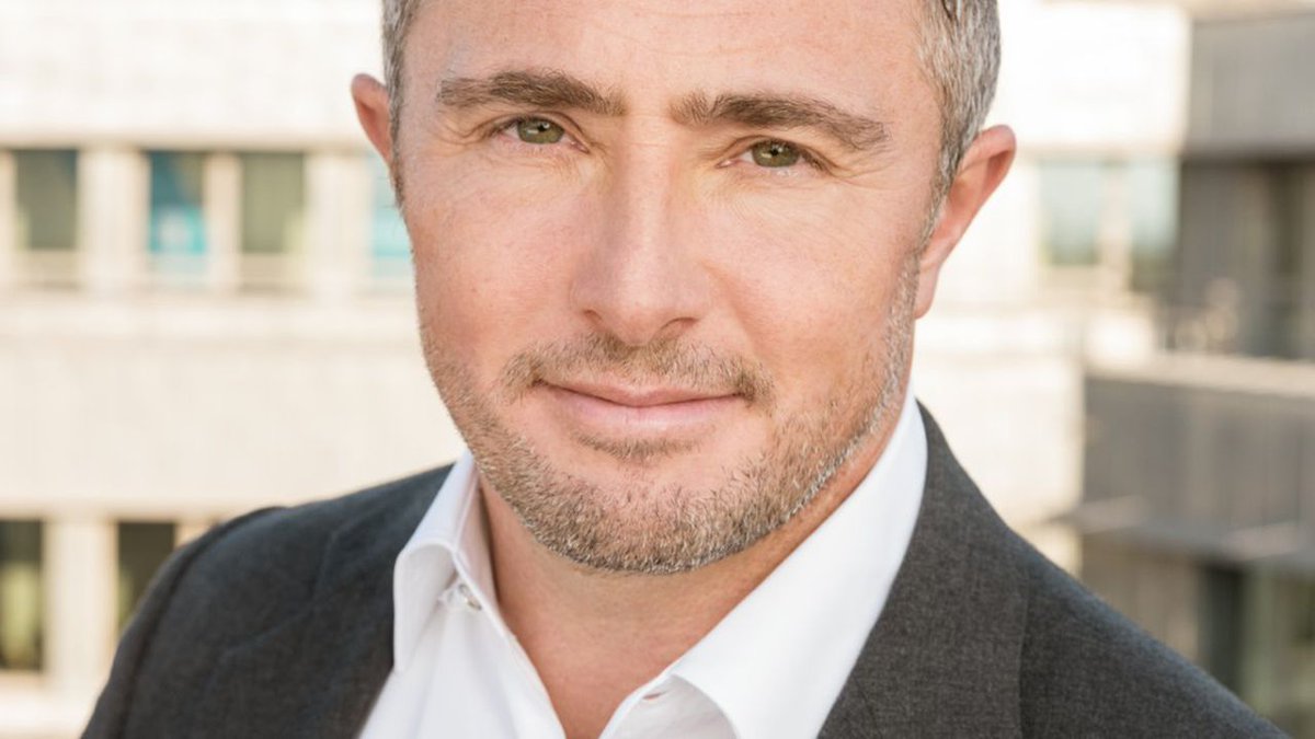 thierrylajoie's tweet photo. Jean-Philippe #Ruggieri nous a quittés. Je suis triste. Partenaire professionnel talentueux, humaniste engagé, il était devenu un ami indispensable. Mes pensées et celles @gpamenagement vont à Guillaume son mari, à ses parents et enfants, à Alain #Dinin et aux équipes de @nexity https://t.co/rUBeLTKo8i