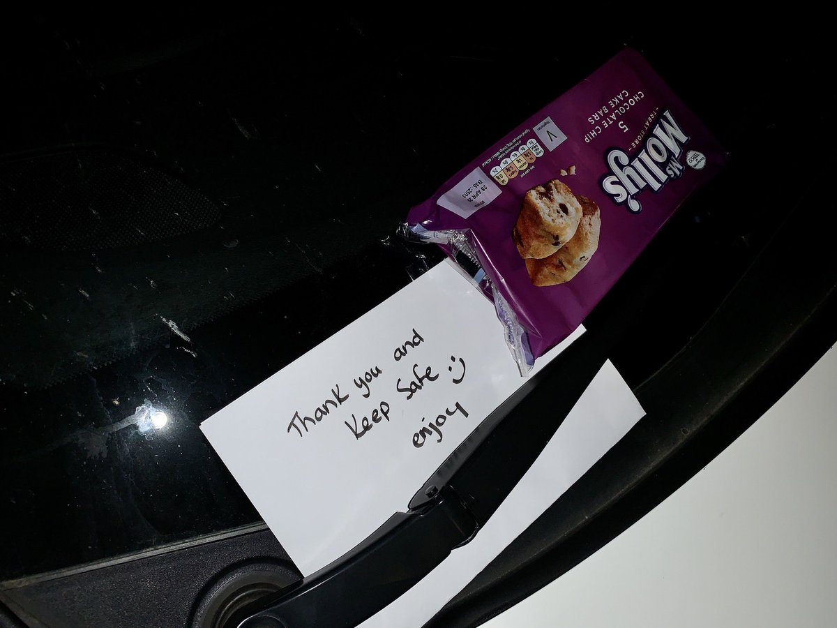 Thank you to person in #somerford who left this on our car last night, shortly after #ClapForTheNHS. After dealing with a difficult job this was really appreciated by us and others at @EDorsetPolice back at the station. 🙂