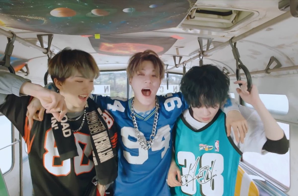 leuvlys's tweet photo. 👑🐬🐥

😆😭 https://t.co/5f13w5bX3F