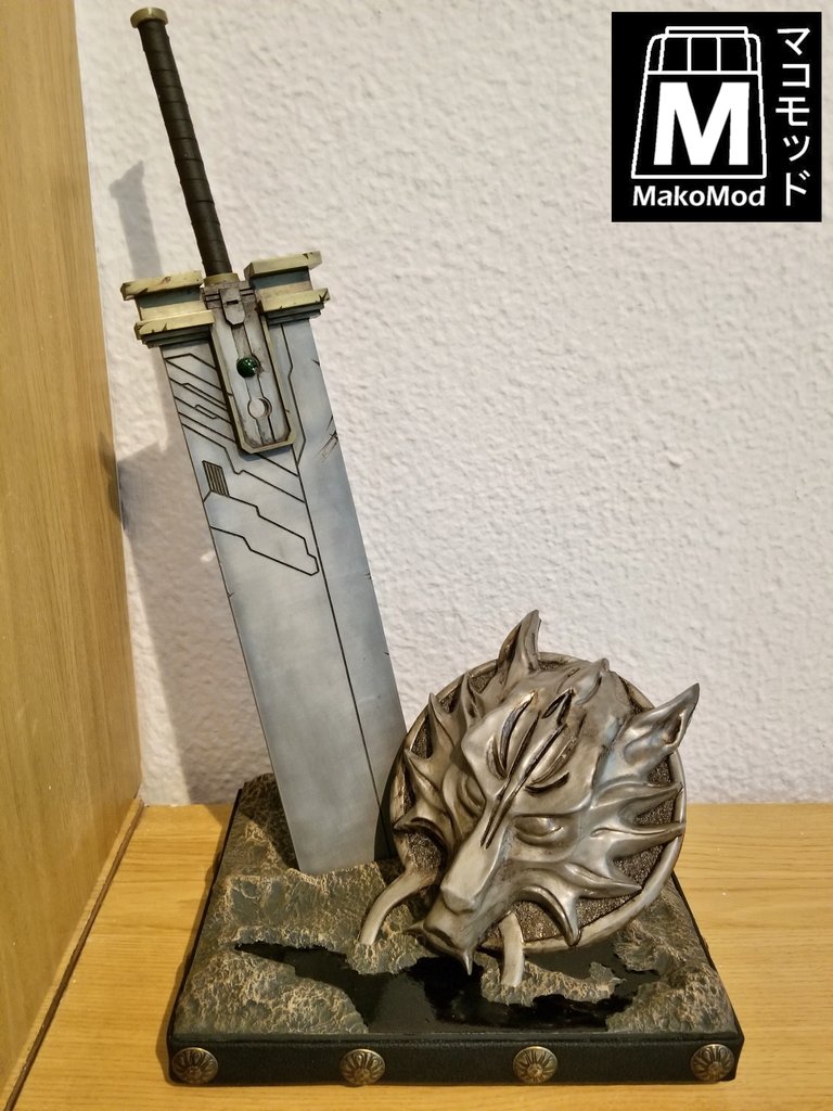 🐺 Fallen SOLDIER ☄️

Escultura numerada, realizada en fundición fría de hierro para el emblema, aluminio para la hoja y latón para la guarda, con mango recubierto en piel sintética.

Tirada muy limitada. Dos cifras, envío gratuito, MP para más info!