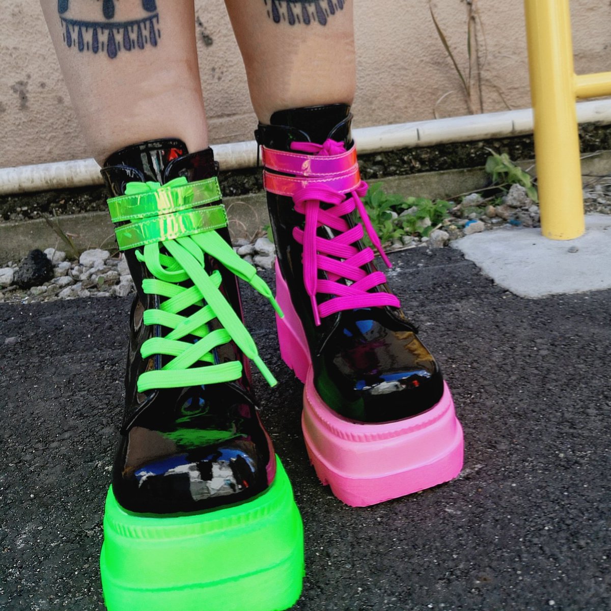 ra20022006's tweet image. #エピキュリアンガーデン セレクトシューズ各モデル再入荷しました♥前回入荷時瞬殺だった厚底UVブーツ
xxxegxxx.shop-pro.jp/?pid=148852622
xxxegxxx.shop-pro.jp/?pid=148852680
#yru
マトリックススニーカー
xxxegxxx.shop-pro.jp/?pid=149019609
#通販　#demonia　#streetbrand