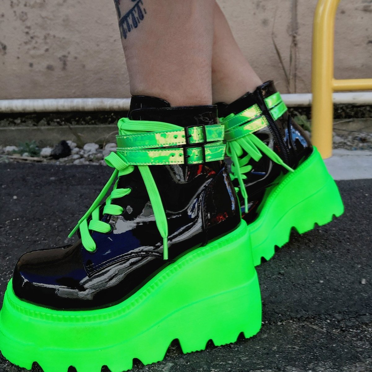 ra20022006's tweet image. #エピキュリアンガーデン セレクトシューズ各モデル再入荷しました♥前回入荷時瞬殺だった厚底UVブーツ
xxxegxxx.shop-pro.jp/?pid=148852622
xxxegxxx.shop-pro.jp/?pid=148852680
#yru
マトリックススニーカー
xxxegxxx.shop-pro.jp/?pid=149019609
#通販　#demonia　#streetbrand