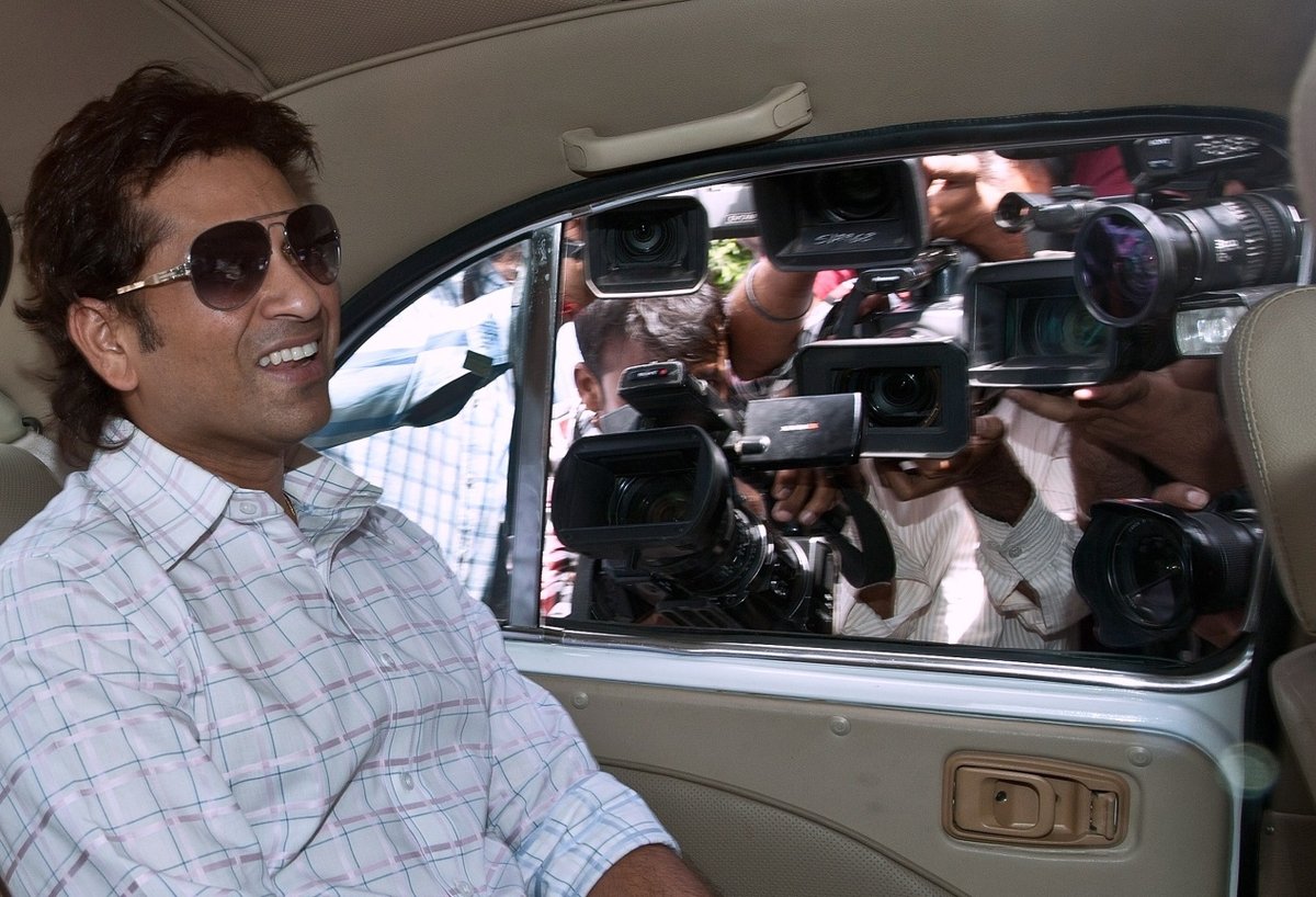 Sachin Tendulkar has donated his entire Rajya Sabha Salary and refused to accept the government bungalow he is entitled to as Rajya Sabha member, saying such a stay would be a waste of taxpayer's money @sachin_rt  #HappyBirthdaySachin