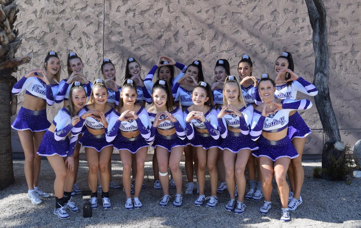 MagicAS_Fantasy's tweet image. Fantasy 2020,
You sang the most beautiful melody. Every stunt, tumble pass, jump, and motion was done with pure love. Be proud and keep singing 💜💫