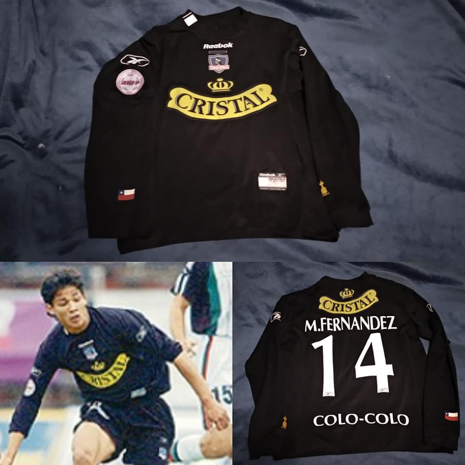 ColoColoNeira's tweet photo. Colo-Colo 2004 (visita) #14 Matías Fernández https://t.co/R1Maqxv0zM