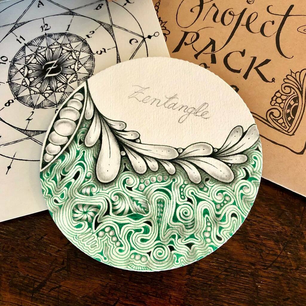 Emiko_K_28's tweet photo. #zentangle #pp09 #pp09day6 #tangle #zendala #pattern #pendrawing #enjoy #relaxtime #meditation #ゼンタングル #プロジェクトパック09 #タングル #ペン画 #楽しむ #リラクゼーション #瞑想 #マインドフルネス https://t.co/3mV2eNZKGG https://t.co/TkLzoV7m0j